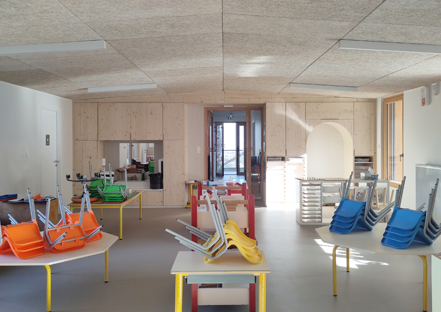 école bois classe maternelle