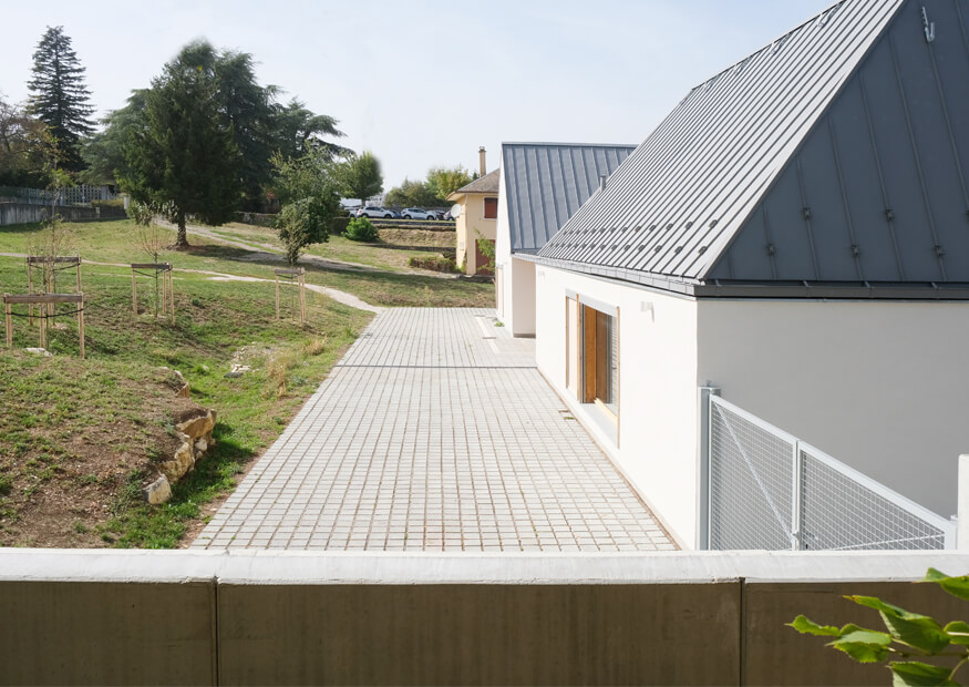 parvis école montagnole